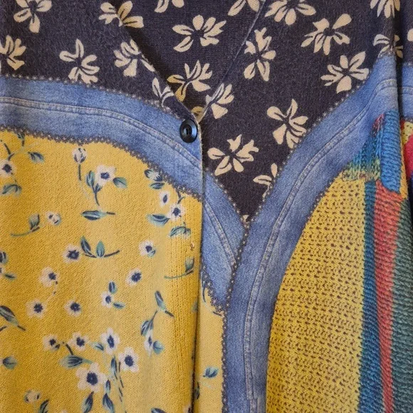 YESNO Women's V-neck Cardigan Sweater, Oversized, Floral 110 - Picture 2 of 9